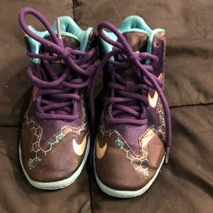 Boys Lebrons Nike shoes